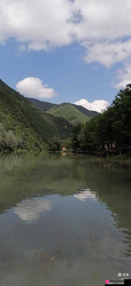 桃花洞口溪水潺潺，景致美不胜收